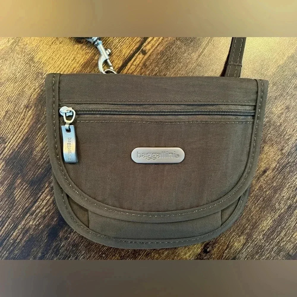 baggallini | ladies convertible mini-crossbody bag/belt bag. - Picture 3 of 16